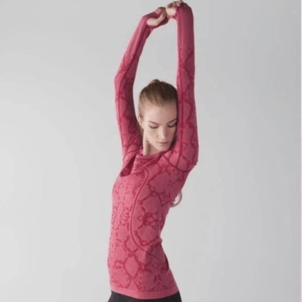 Lululemon Swiftly Tech Long sleeve size 4 women’s new - heathered Cranberry